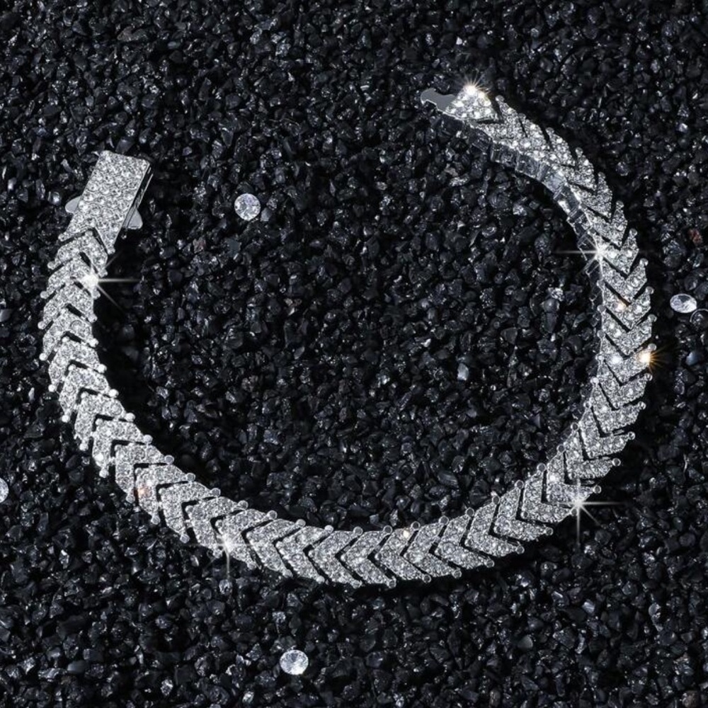 Badass Rhinestoned Fish Tail Chained, Rockstar, Hip Hop, Silver tone Bracelet